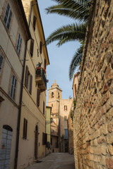 Fototapeta na wymiar alley in a medieval village of Italy