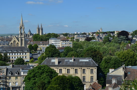 Caen vu des remparts du Château ducal (Normandie)