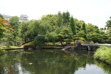 Fototapeta na wymiar 新緑の好古園と姫路城