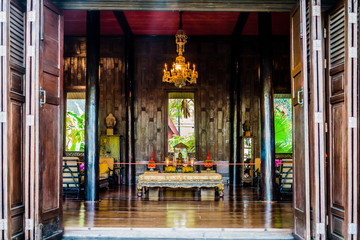 Obraz premium buddha altar Jim Thompson House museum bangkok Thailand