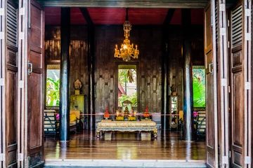 Foto op Plexiglas buddha altar Jim Thompson House museum bangkok Thailand © snaptitude