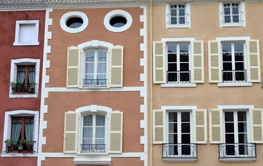 Fototapeta na wymiar Jolie façade de bâtiment