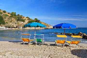 Elba - beach chairs and umbrellas