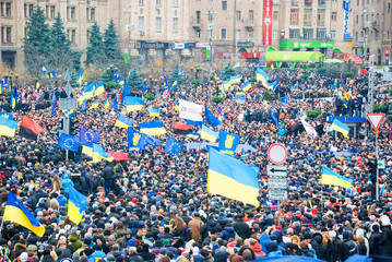 KIEV (KYIV), UKRAINE: Hundreds of thousands protest in Kiev  - obrazy, fototapety, plakaty
