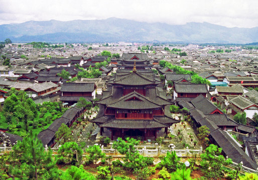 Fototapeta aerial view of palace in lijiang, china
