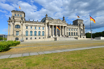 Fototapeta na wymiar Reichstagsgebäude, Deutscher Bundestag, Parlament, Berlin