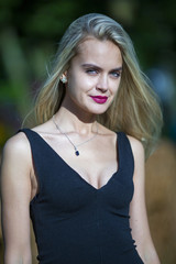 Naklejka premium Portrait of young girl
