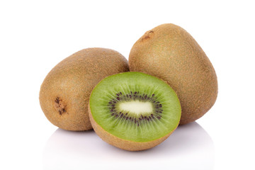 Obraz premium Sliced kiwi fruit isolated on white background