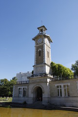 Fototapeta na wymiar Beffroi du parc Georges-Brassens à Paris 