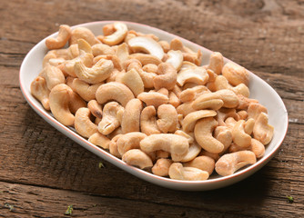 cashew with salt