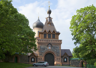 Fototapeta na wymiar Пюхтицкий Успенский женский монастырь. Эстония