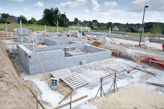 Construction des fondations d'une maison