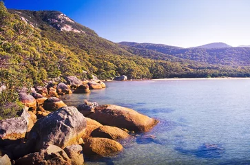 Gordijnen Wilsons Promontory, the most southerly point on the Australian mainland, with clear blue water © THP Creative