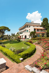 Fototapeta na wymiar beautiful garden of a villa