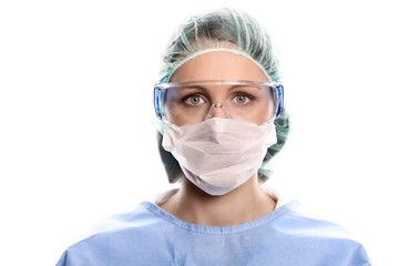 Junge Krankenschwester oder Ärztin in OP-Bekleidung