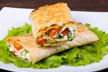 Pitta wrapped with cottage cheese and vegetables