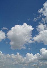clouds in the blue sky