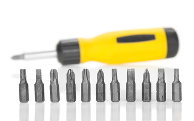 Mechanical screwdriver and set of the heads
