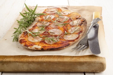 thin flat bread pizza with potato