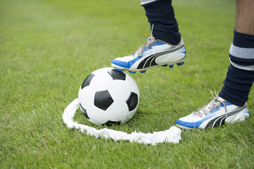 Soccer marking spray free kick line