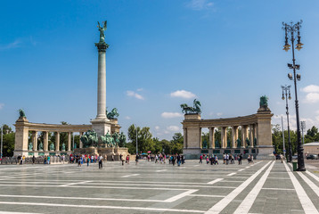 Fototapeta na wymiar Heroes square in Budapest,