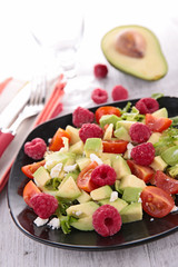 avocado salad with raspberry