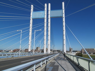 青空と橋
