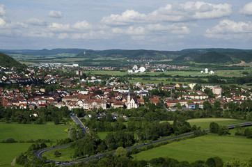 Fototapeta na wymiar Blick v. Schloss Saaleck auf Hammelburg