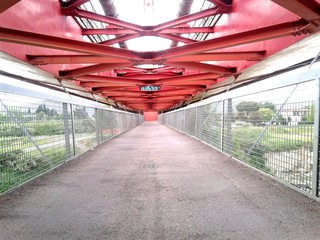 Ponte rosso infinito