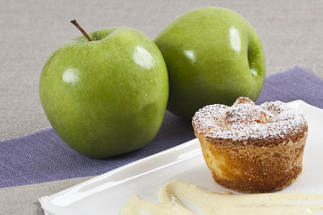 Apple flan with english sauce