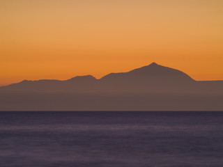 Abenddämmerung über Insel Teneriffa