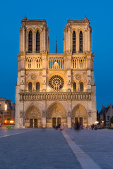 Fototapeta premium Notre Dame de Paris cathedral-night view