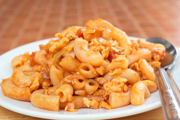 Stir-fried macaroni.