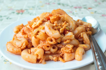 Stir-fried macaroni.