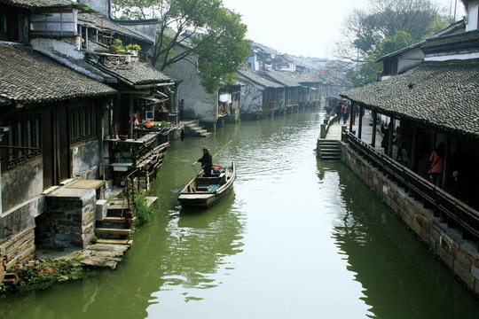 中国の川のある風景