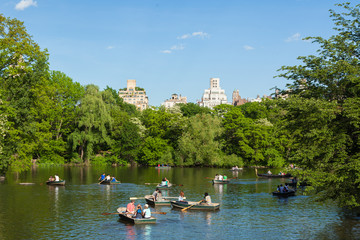 Obraz premium Central Park Lake in Manhattan, New York