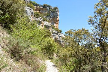 camino de piedras en la montaña