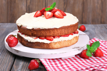 Delicious biscuit cake with strawberries