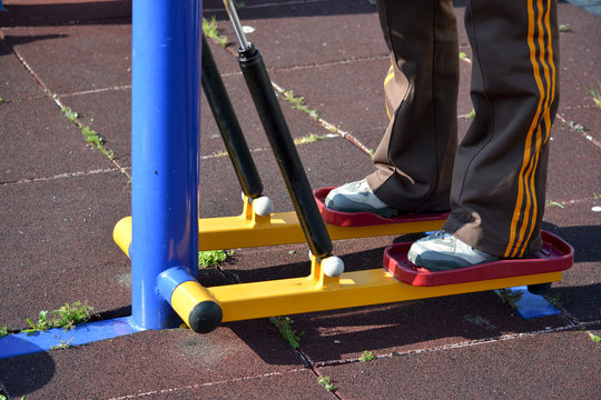 practicando deporte en una parque