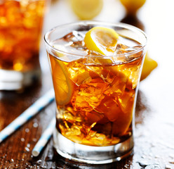 sweet tea with lemon and ice