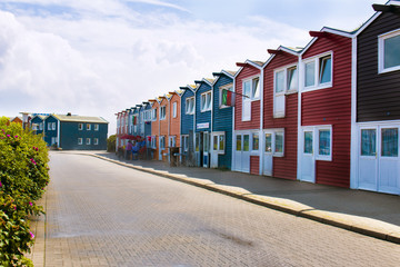 Bunte Reihenhäuser auf Helgoland