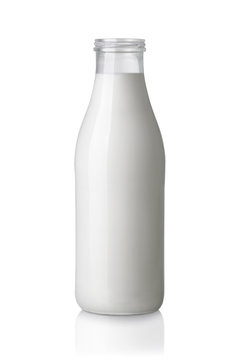 Milch Flasche ohne Deckel isoliert auf weißem Hintergrund