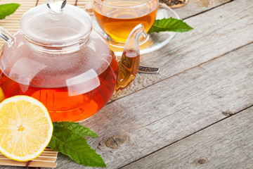 Green tea with lemon and mint