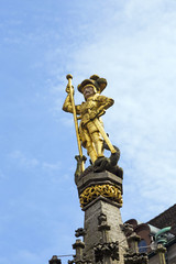 Fototapeta na wymiar famous St. George fountainat the Munster place in Freiburg
