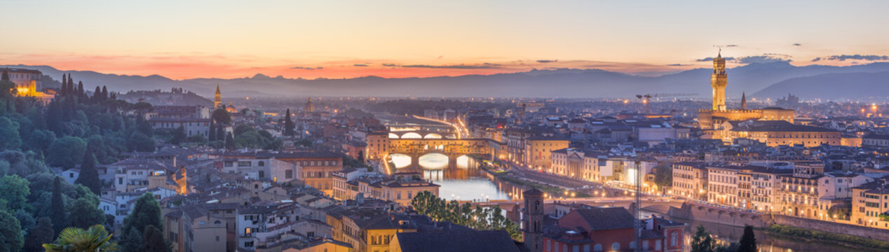 Arno River and Ponte Vecchio at sunset, Florence