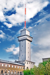Obraz premium Der Feldbergturm auf dem Großen Feldberg im Hochtaunus