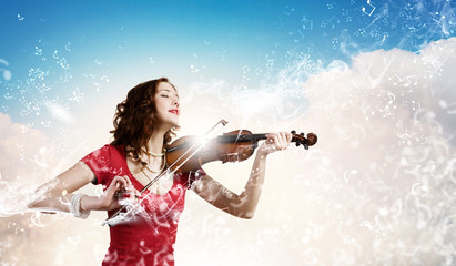 Woman violinist