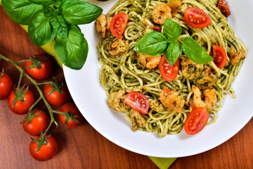 spaghetti with pesto and prawns