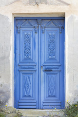 Verwitterte Holztür in Griechenland