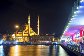 Fototapeta na wymiar Istanbul di notte